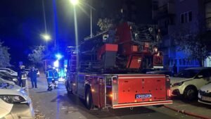 DRAMATIČNA NOĆ KOD PARAĆINA, MAJKA I SIN IZVUČENI IZ VATRE: Požar progutao porodičnu kuću, pretvorila se u prah i pepeo