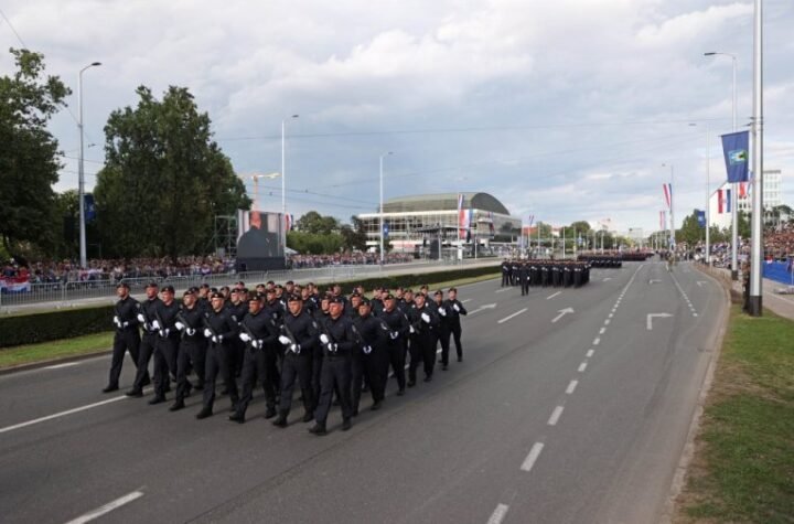 Vojna parada u Zagrebu