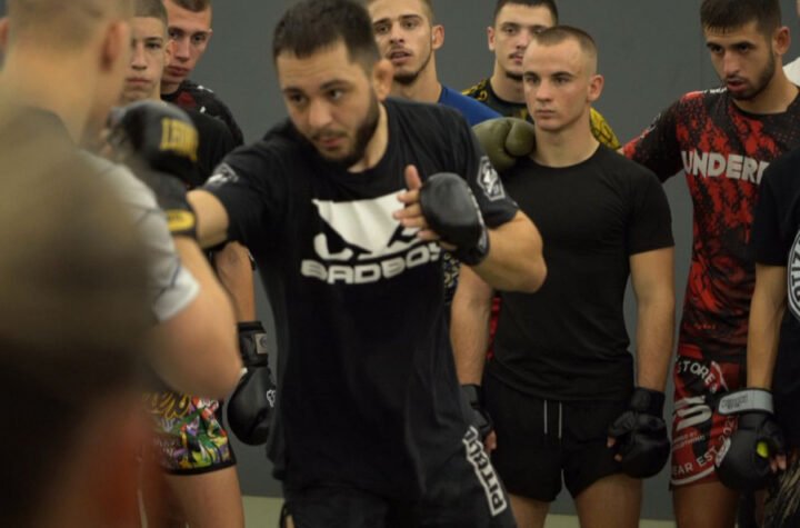 JOŠ MALO POČINJE SPEKTAKL U PODGORICI: Miloš Janičić ponovo u oktagonu, Vaso Bakočević se bori golim šakama!