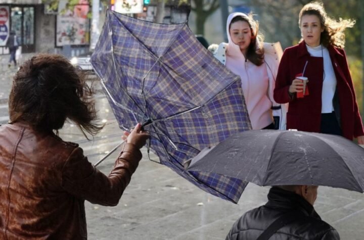 JUTRO LEDENO, DAN OBLAČAN! Magla ni danas ne posustaje u Srbiji, sipeća kiša u OVIM delovima zemlje!
