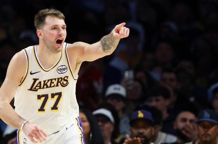 Košarkaš LA Lejkersa Luka Dončić zbog povrede propušta meč protiv Finiksa