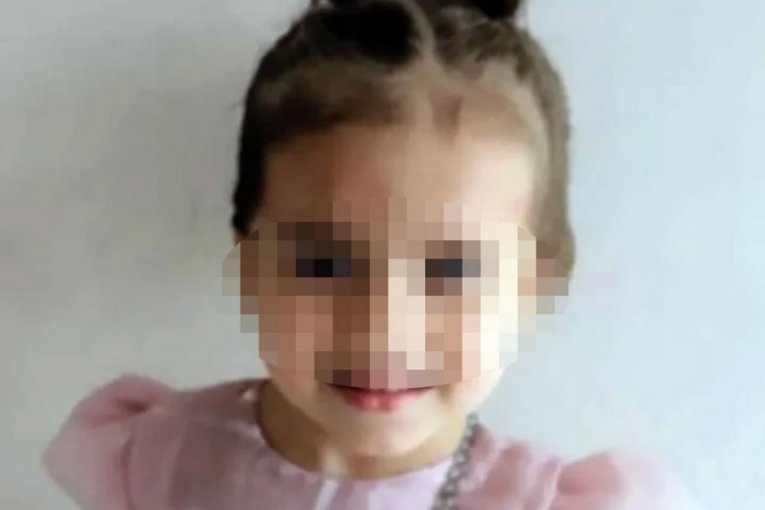 MAJKA JE TRAŽILA PO KUĆI A ONDA JE USLEDIO KRIK KOJI LEDI KRV! Devojčica se udavila u kanti vode dok je žena obavljala poslove u drugoj sobi!