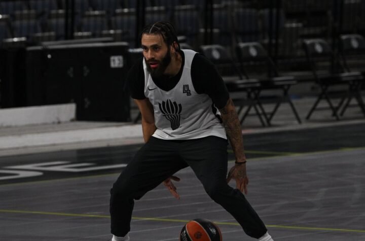 MAŠINA! Dvejn Vašington MVP!