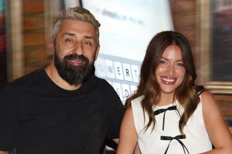 MATERIJAL IZ TELEFONA OGNJENA AMIDŽIĆA UGLEDAO SVETLOST DANA: Sve završilo na internetu, tu je i Mina!