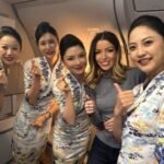 MINISTARKA MESAROVIĆ SA KINESKIM STJUARDESAMA NA PUTU ZA BEOGRAD! Njihova avio-kompanija će služiti srpske proizvode na svojim letovima! (FOTO)