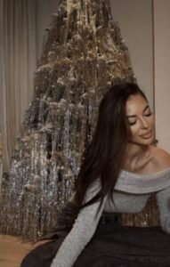 NAPADNUTA ZORANNAH! Influenserku zbog NOVOGODIŠNJE DEKORACIJE rastrgli na mrežama: "NE LIČI NI NA ŠTA"!