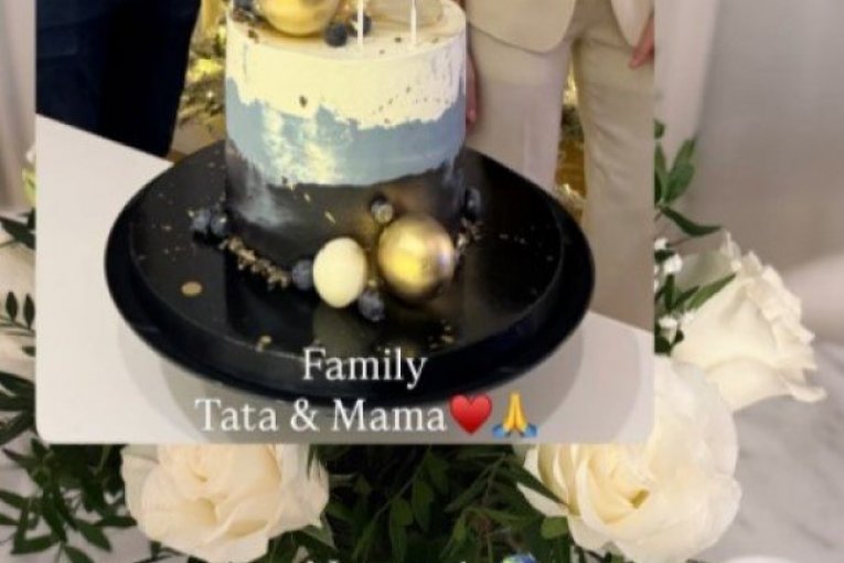 "NAS TROJE, PONOSNI RODITELJI"! Sanja Marinković PODELILA NAJLEPŠE VESTI, BLISTA U BELOM PORED BIVŠEG MUŽA! (GALERIJA)