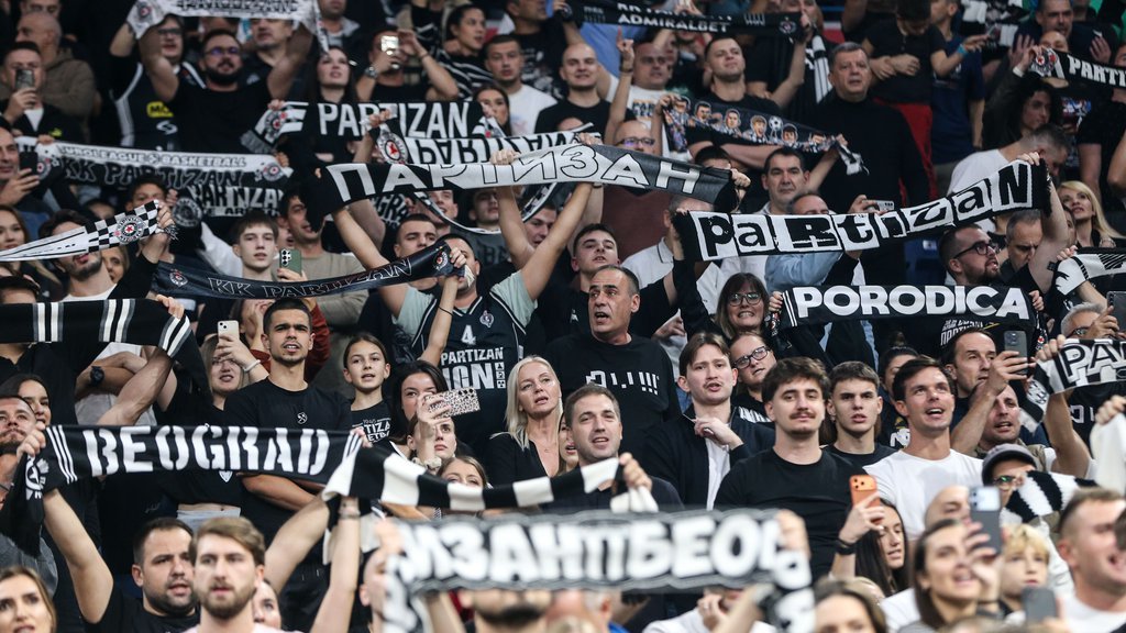 NBA POJAČANJE STIGLO U PARTIZAN! Više nema dileme, scena sa aerodroma 'Nikola Tesla' sve potvrdila (FOTO)