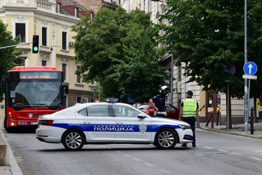 NOVI RADAR STIŽE NA PUTEVE SRBIJE! Kamere love POJAS, TELEFON i GAS - kazne stižu i bez policajca!