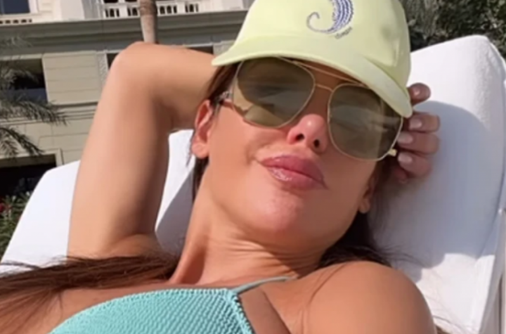 NOVI SNIMAK NAŠE PEVAČICE OSVANUO IZ NJENOG TELEFONA: Dečko joj je MILIONER, a tek da vidite šta je ona radila! (FOTO)