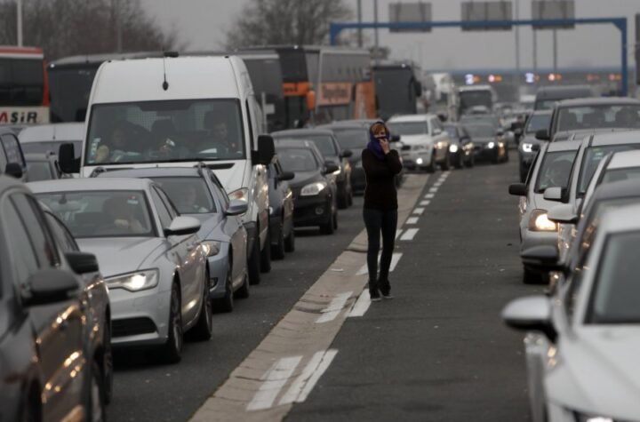 OGROMNE GUŽVE NA SVIM PUTNIM PRAVCIMA! Najgora situacija ka Nišu - SRBI SE VRAĆAJU U RODNE KRAJEVE!