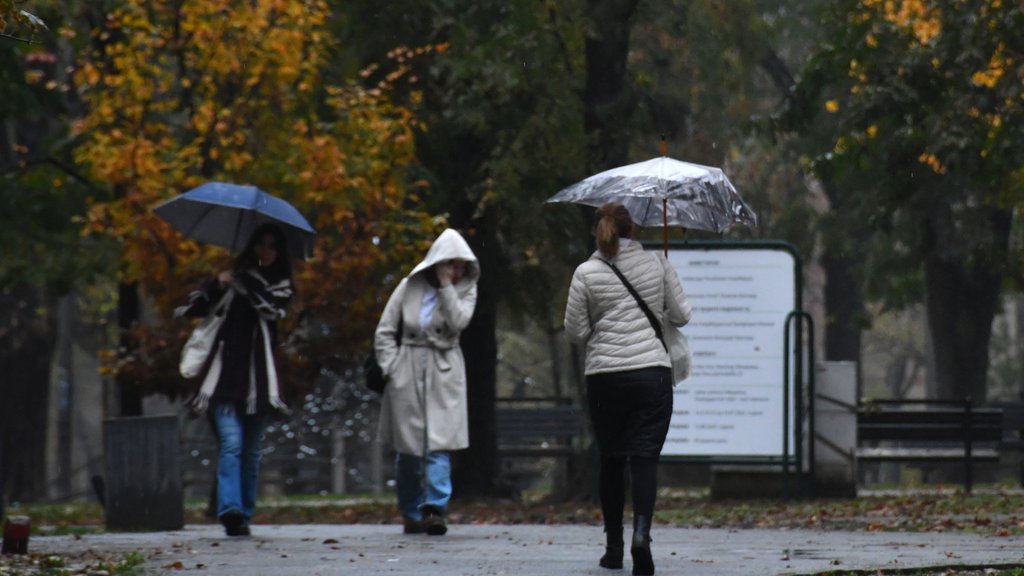 Oblaci, kiša i sneg! Maksimalno  do 10 stepeni, a evo da li se od sutra očekuju neke vremenske promene!