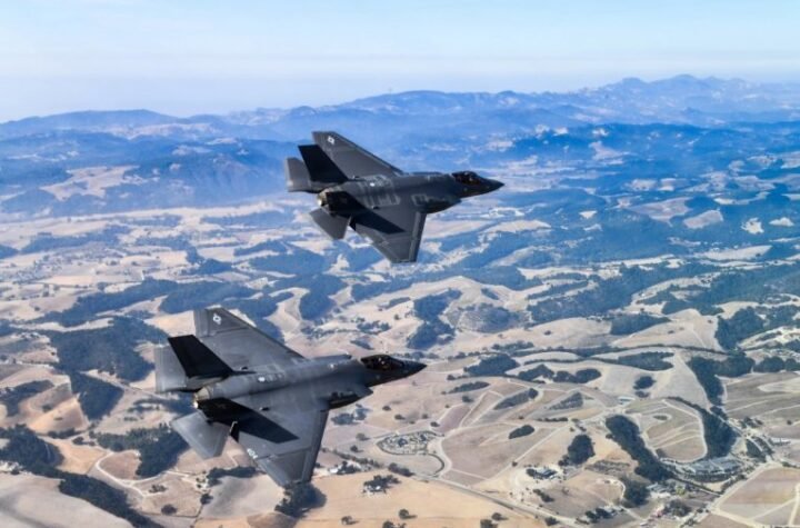 POLJSKA ZATVORILA AERODROME I PODIGLA AVIONE! Potpuni haos na nebu