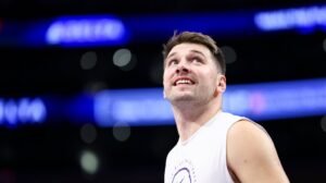 POTPUNI HAOS I LUDILO U ZAVRŠNICI! Dončić i Lejkersi ispustili 20 poena prednosti!