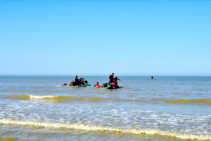 PREVRNUO SE ČAMAC, IMA MRTVIH: Užas na pučini, u toku potraga i spasavanje