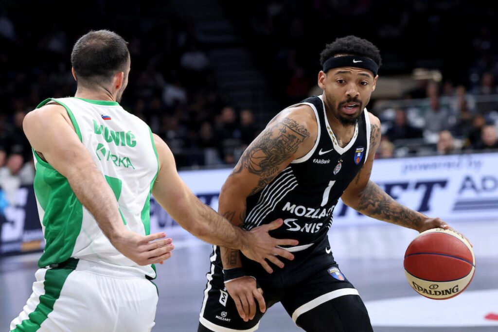 Poznato kada se Karlik Džons vraća na parket!