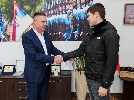 Predsednik GO Zvezdara ugostio mladog karatistu Uroša Nikolića