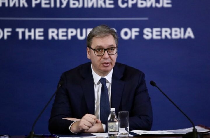 Predsednik Vučić čestitao Hanuku rabinu Isaku Asielu i Jevrejskoj zajednici u Srbiji