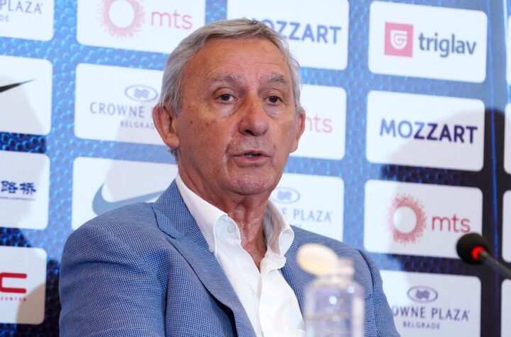 ŠOK U MINHENU! SVETISLAV PEŠIĆ OSTAO BEZ JEDNOG OD NAJBOLJIH IGRAČA! Košarkaš morao hitno da otputuje u SAD zbog porodičnih problema!