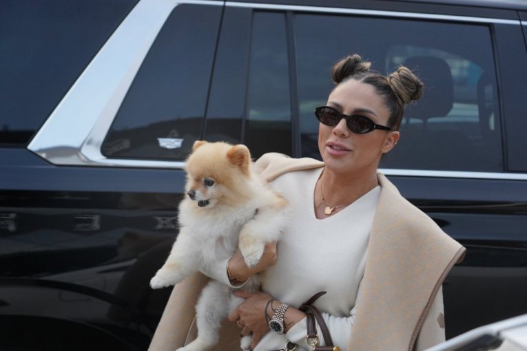 Sandra Afrika je rekla da će krstiti psa