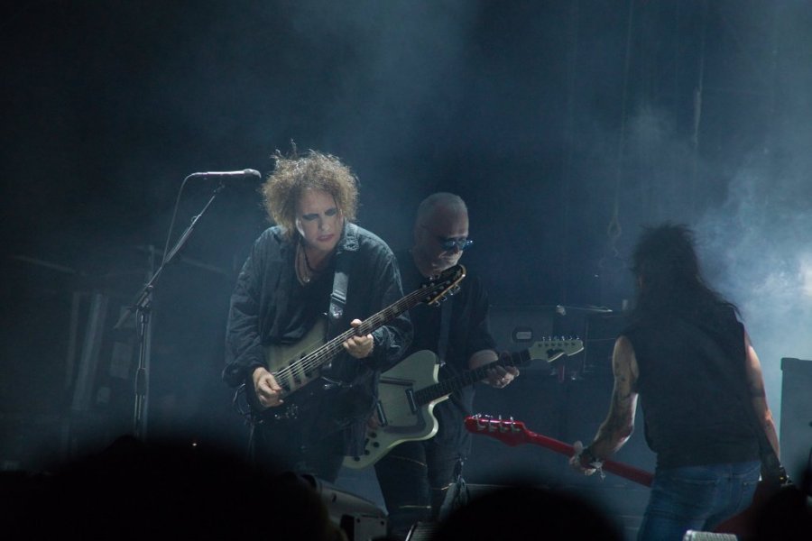 SVET MUZIKE ZAVIJEN U CRNO! Umro gitarista legendarnog benda - NJIHOVE HITOVE PEVAJU GENERACIJE!