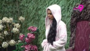 SVI NA PINK! Anita Stanojlović stigla je u Rajski vrt, vreme je za iskren razgovor sa Drvetom mudrosti!