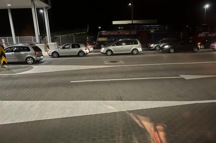 TOTALNI KOLAPS NA GRANIČNIM PRELAZIMA! Neka vozila čekaju i do ŠEST SATI