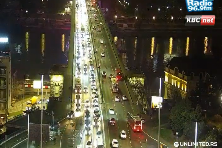 TOTALNI KOLAPS U BEOGRADU! Popodnevni špic paralisao OVE saobraćajnice! (FOTO)