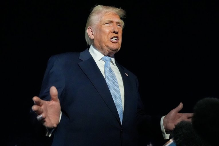 TRAMP OTKRIO SLABOST EVROPSKIH LIDERA: Zovu mene da ga kontaktiram kada oni ne mogu da razgovaraju sa njim!