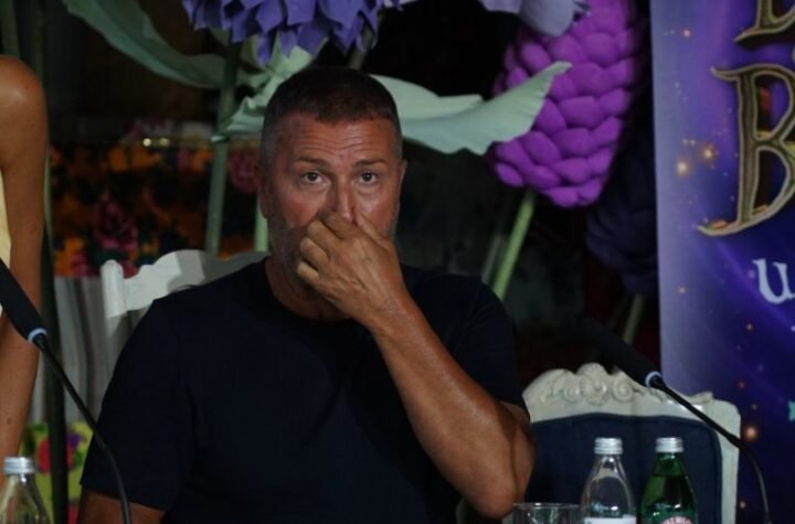 TUČA U PROGRAMU UŽIVO, ĐOLE ĐOGANI IZVUKO DEBLJI KRAJ! Pevačice se POTUKLE PRED KAMERAMA, usledio SKANDAL tad!