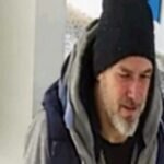 UKOLIKO GA VIDITE, ODMAH POZOVITE POLICIJU! Ovo je muškarac koji je na Novom Beogradu nožem izbo ženu: Dete sve gledalo! (FOTO)