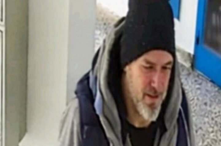 UKOLIKO GA VIDITE, ODMAH POZOVITE POLICIJU! Ovo je muškarac koji je na Novom Beogradu nožem izbo ženu: Dete sve gledalo! (FOTO)