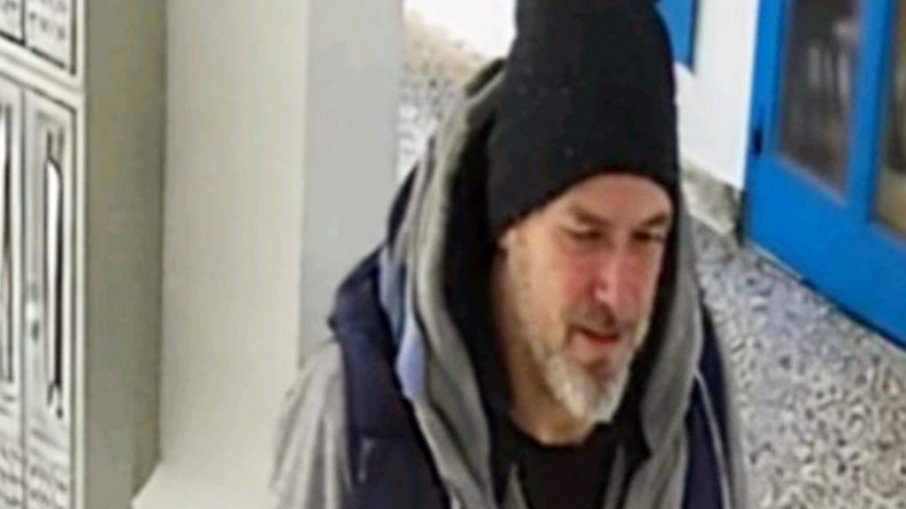 UKOLIKO GA VIDITE, ODMAH POZOVITE POLICIJU! Ovo je muškarac koji je na Novom Beogradu nožem izbo ženu: Dete sve gledalo! (FOTO)