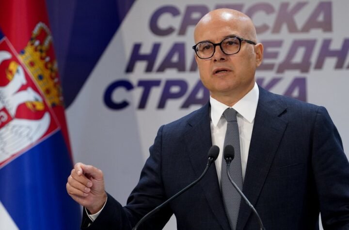 VUČEVIĆ ČESTITAO BOŽIĆ SVIM VERNICIMA KOJI SLAVE PO GREGORIJANSKOM KALENDARU: Neka radost Hristovog rođenja donese mir, nadu i blagostanje u vaše domo