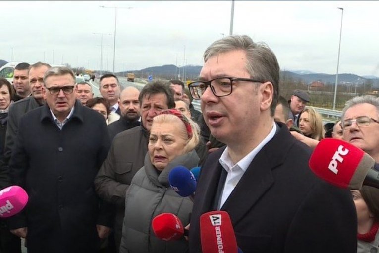 VUČIĆ OTVARA BITNU DEONICU MORAVSKOG KORIDORA! Najširi auto-put u Srbiji povezuje TRI BITNA OKRUGA!