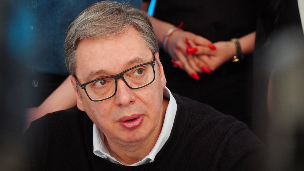 Vučić večeras oko 20 časova sa okupljenima u Pionirskom parku