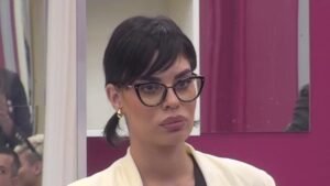 ŽESTOKO UDARENA PO DŽEPU! Mina Vrbaški prekršila osnovno pravilo Elite, Veliki šef reagovao i kaznio je sa MILION DINARA