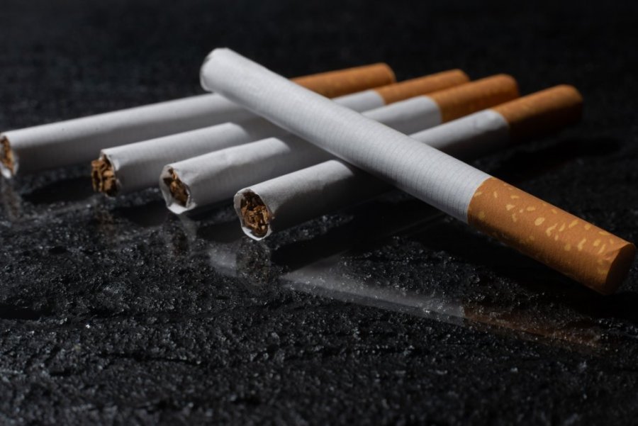 ''NE DIRAJ ŠEFA, ON PAZI CIGARE''! Bivši tajni agent OTKRIO ŠEMU, šverc u Baru godinama bez kontrole?