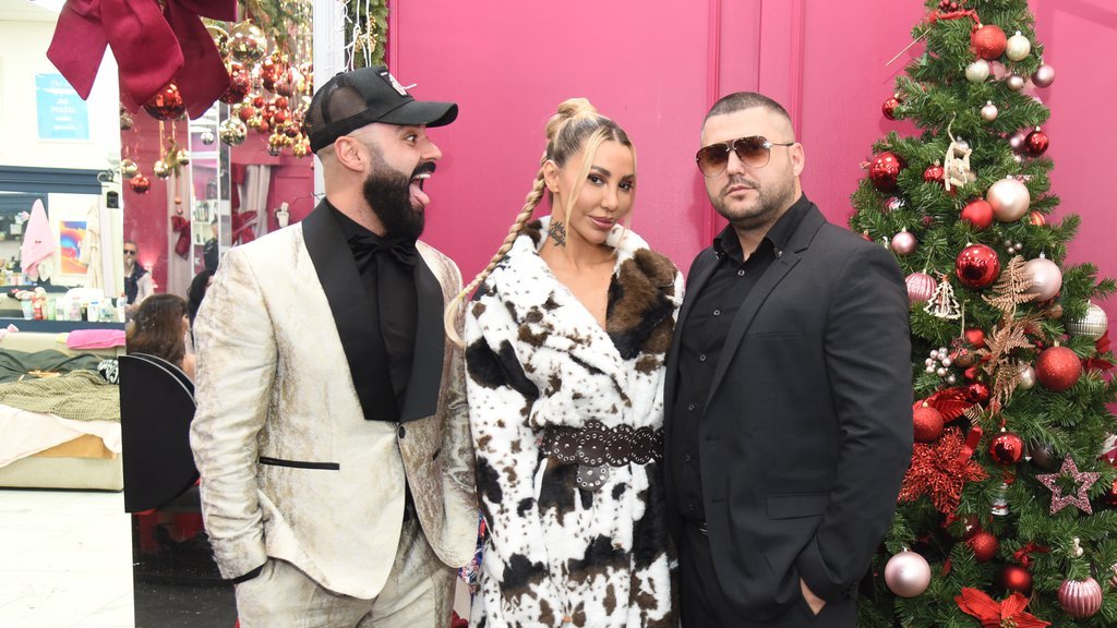 Aneli sa bivšim momkom i suprugom! Ahmićka se okrenula ka Asminu, Luka pravio FACE! (FOTO)