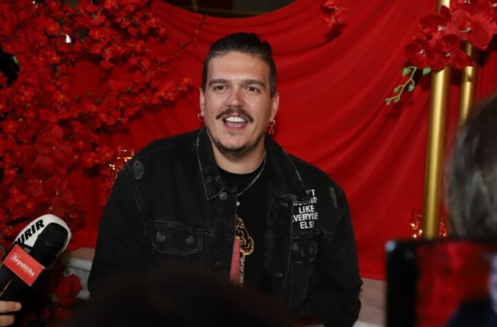 BIVŠI DEČKO ALEKSANDRE MLADENOVIĆ PREKINUO MEDIJSKU ILEGALU! Prvo pojavljivanje u javnosti NAKON ŠTO GA JE PEVAČICA OPTUŽILA ZA BATINE!