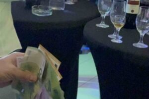 BORKO RADIVOJEVIĆ GRCA U SUZAMA! Na ovu pesmu DAO HILJADE EVRA bakšiša! CELA PORODICA UPLAKANA! (GALERIJA)