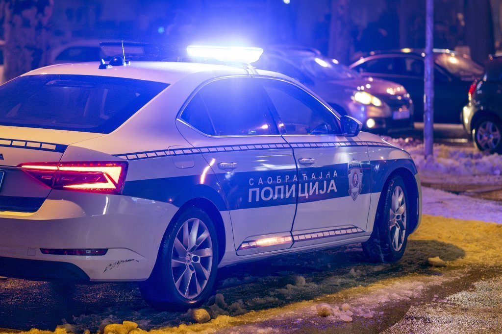 BRUTALNO NASILJE NA BEOGRADSKIM ULICAMA! Vozač BMW bacio čoveka na kolovoz! Žrtva jedva ostala živa, a napadač tvrdi – "OPKOLILI SU ME!"