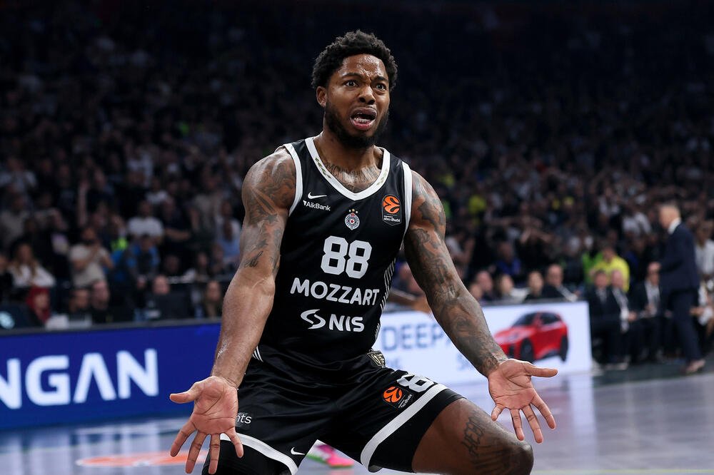 Brutalna partija Tajrika Džonsa!