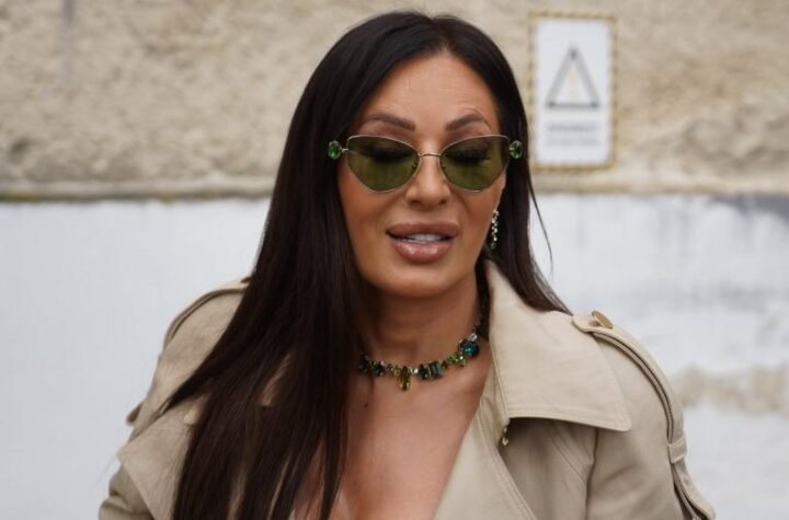 CECA DEHIDRIRALA, JEDVA DOČEKALA DA SE PRIČESTI: Otkriveno šta se desilo sa pevačicom tokom BOŽIĆNE liturgije!