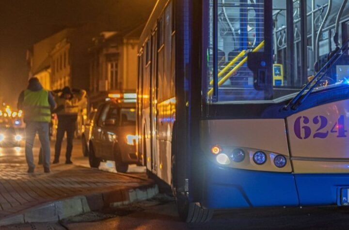 DIREKTAN SUDAR AUTOBUSA I KAMIONA! Veliki broj mrtvih!