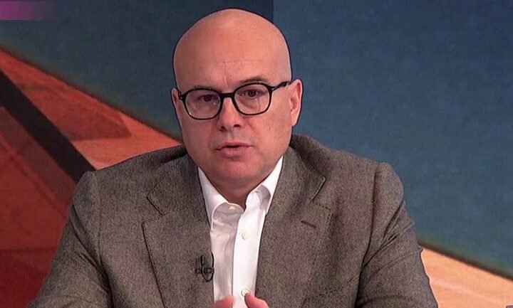 ĐILAS NAJBOLJE ZNA KAKO SE RUŠI USTAVNI POREDAK Vučević: Najprikladnije bi bilo zvati ga 'Dragane lopove'