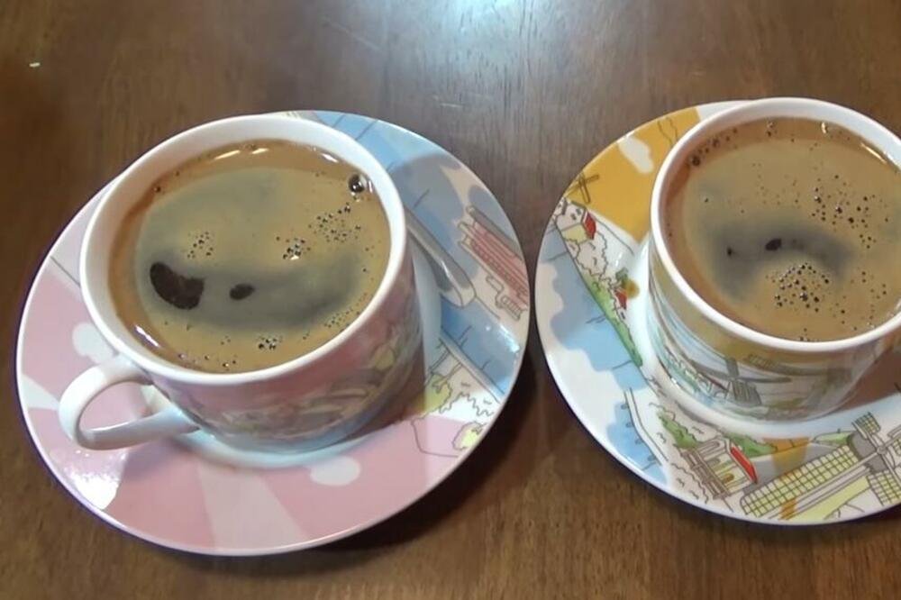 DOKTOR OTKRIO ŠTA MORATE DA SIPATE U KAFU! Čim stavite KAŠIČICU OVOGA, creva ĆE RADITI KAO SAT! Na kraju se...