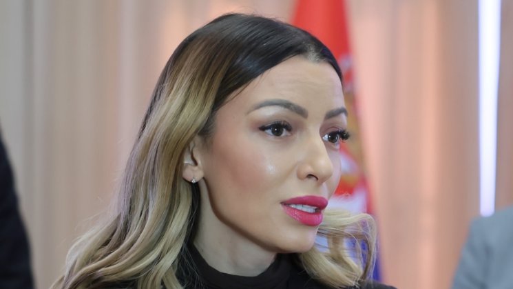 DRŽAVA JOŠ JEDNOM POKAZALA DA JE UZ GRAĐANE SRBIJE: Ministarka Mesarović neprekidno na terenu