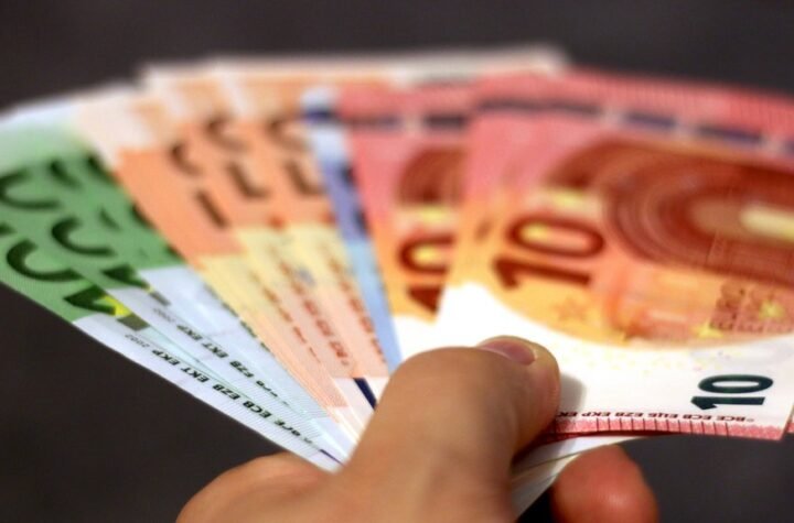 Da li dolazi do promene na kursnoj listi pred Božić? Ovo su najnovije informacije