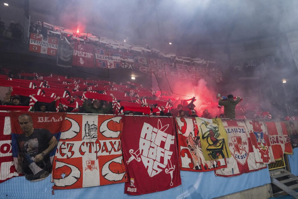 Delije okupirale Eleda stadion (Foto)